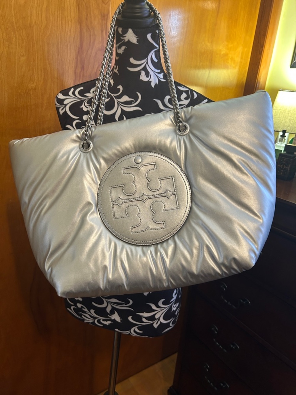 Ella Metallic Puffy Chain Tote - Picture 3 of 6